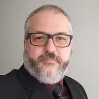 Alejandro Knaesel Arrabal