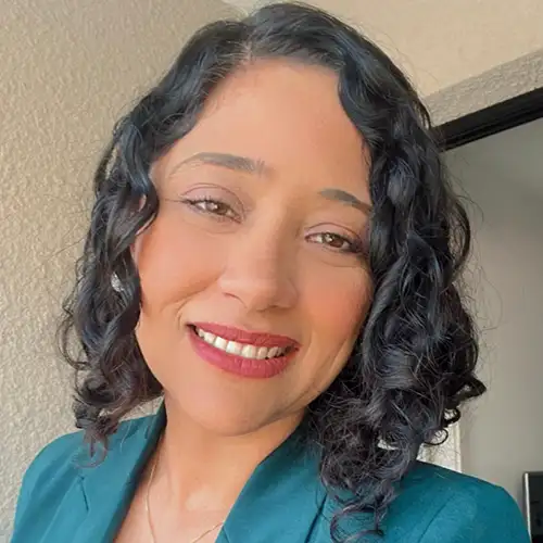 Paula Carina de Araújo