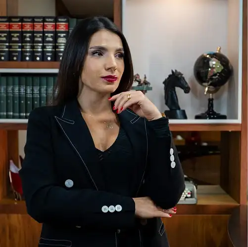 Letícia de Mello